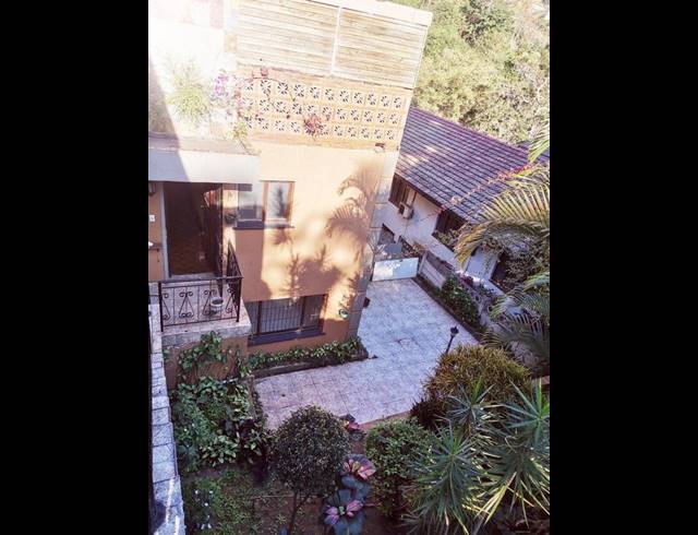 10 BEDROOM HOUSE FOR SALE IN CLARE HILLS